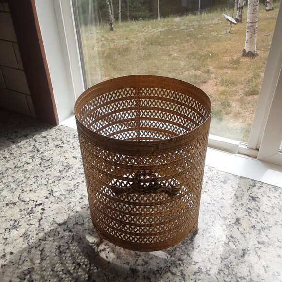 Vtg. Gold Filigree Trash Can Cover. MCM Hollywood Regency Waste Basket Cover - Picture 6 of 7